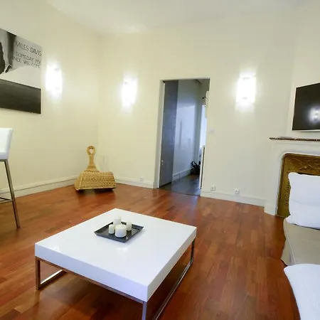 Dreamyflat - Appart Champs Elysees. Apartament